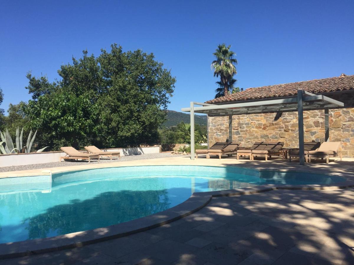 Bed and Breakfast Les Aurochs Grimaud Esterno foto