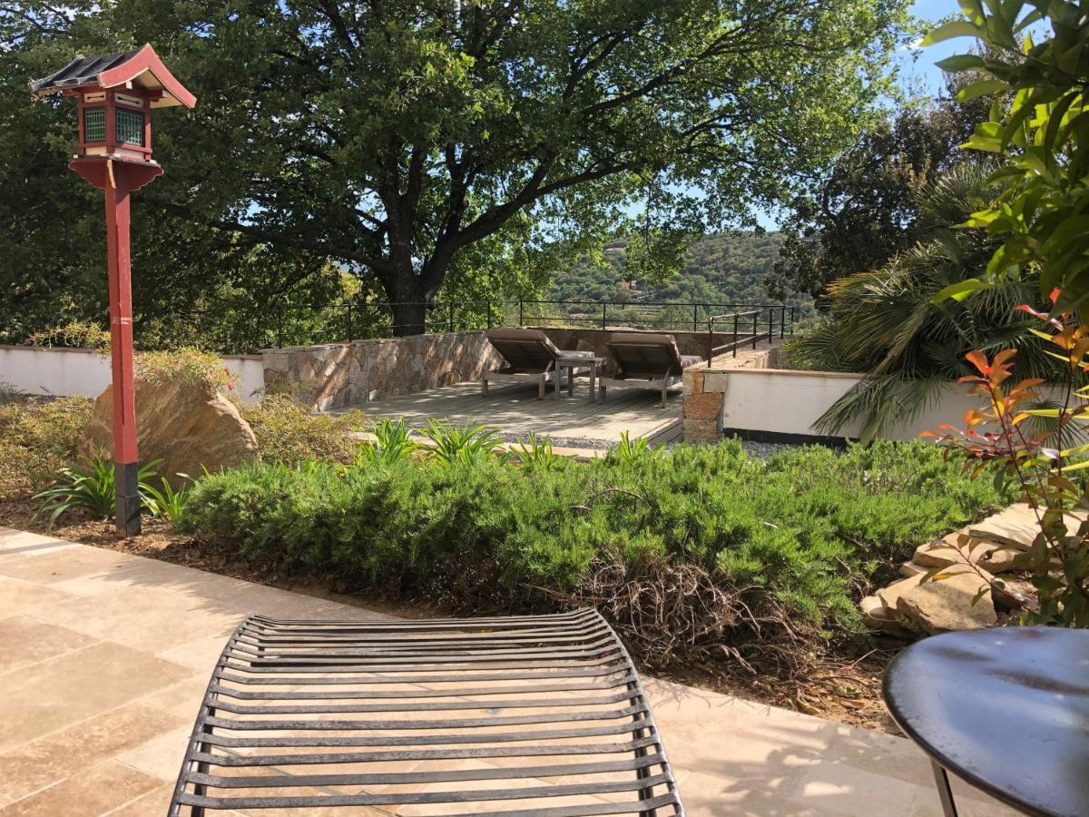 Bed and Breakfast Les Aurochs Grimaud Esterno foto
