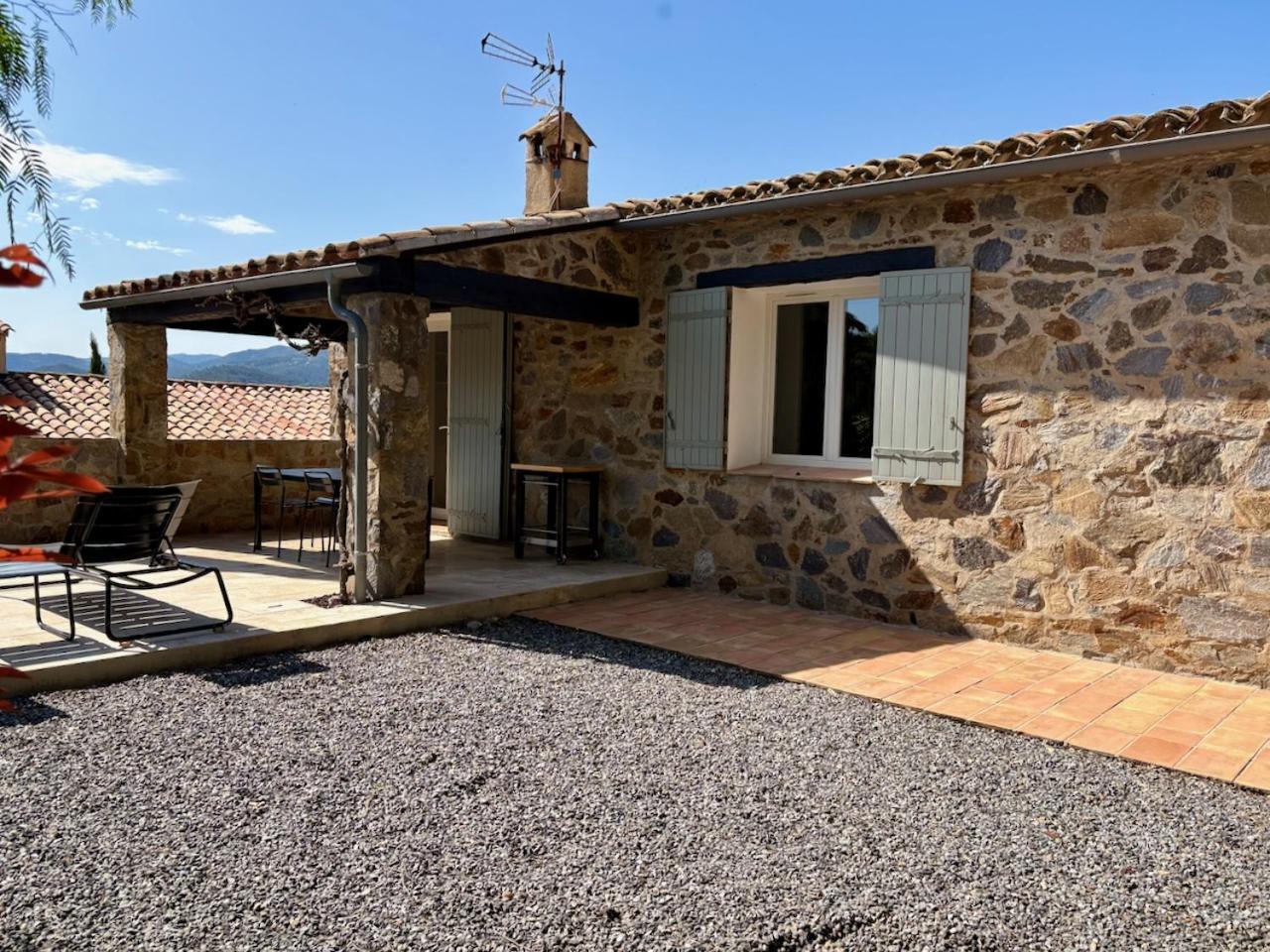 Bed and Breakfast Les Aurochs Grimaud Esterno foto