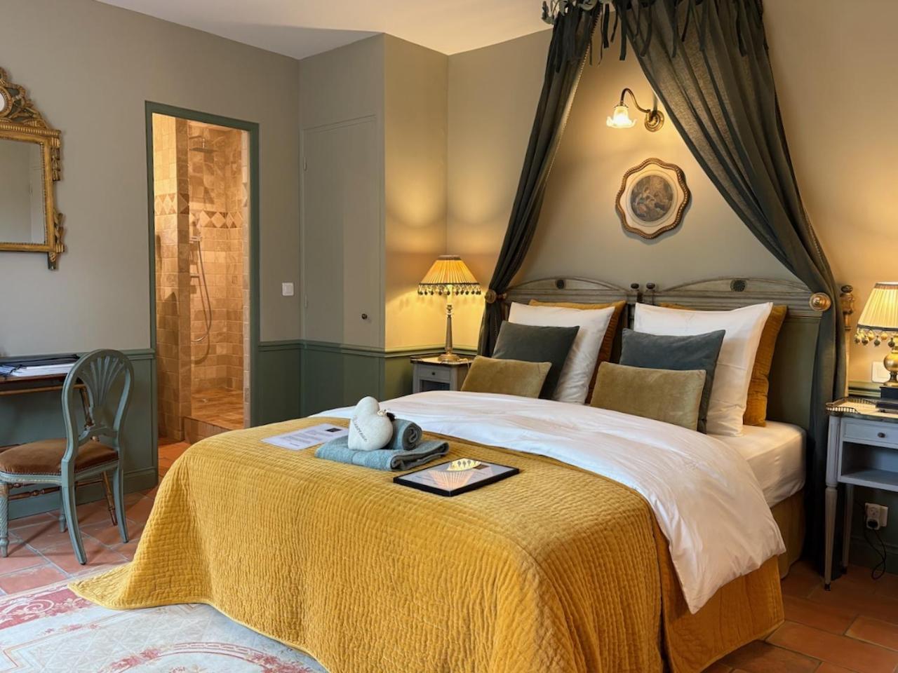 Bed and Breakfast Les Aurochs Grimaud Esterno foto